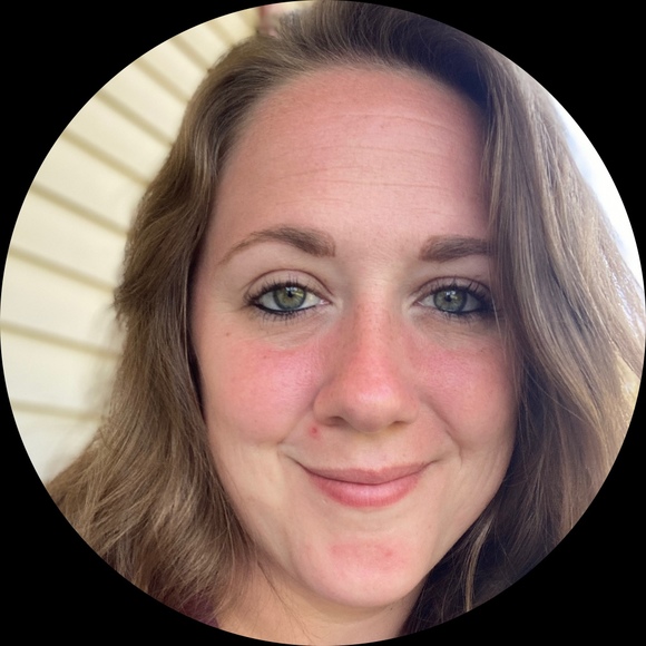 Meet your Posher, Erica - Picture 1 of 1